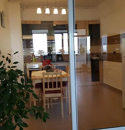 Apartament Isaran Apartment