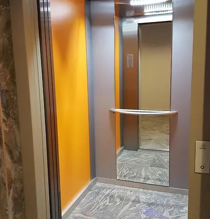 Apartament Isaran *