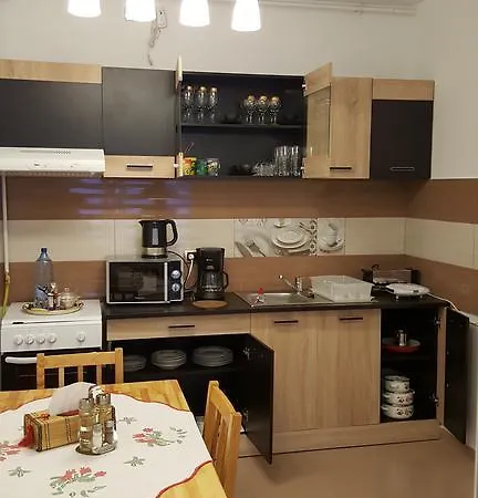 Apartament Isaran *