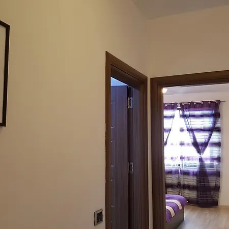 Apartament Isaran *
